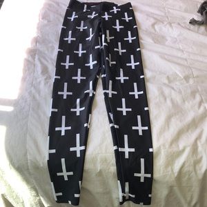 Blackmilk cross leggings xs